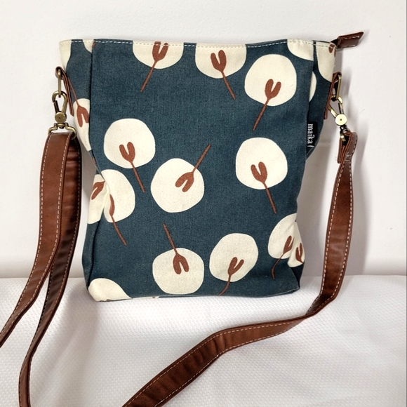 Maika Bags Maika Bag In Navy Blue With Visit White Abstract Flowers